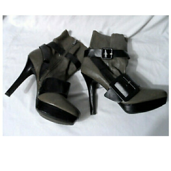 BACIO 61 Heeled Booties 7.5M Taupe Black Strappy - Picture 2 of 10